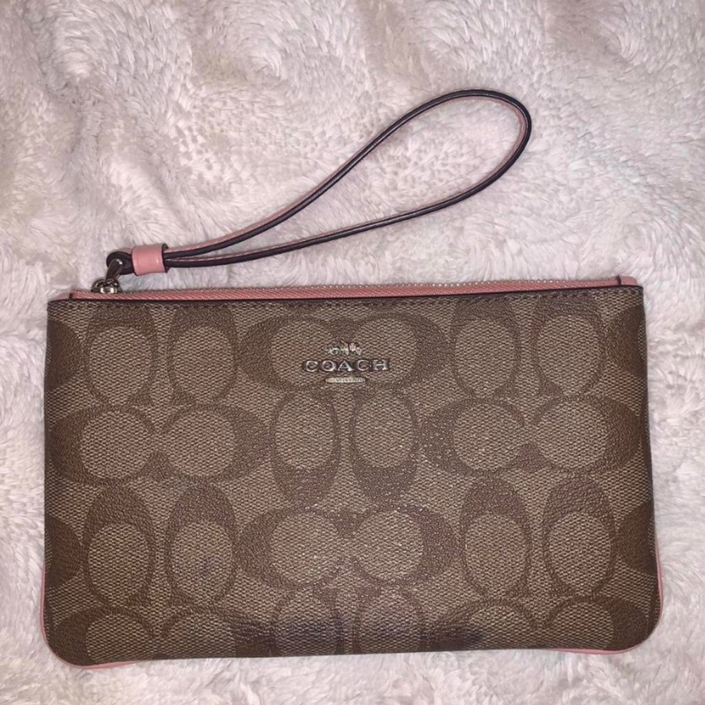 Coach Wristlet 💕